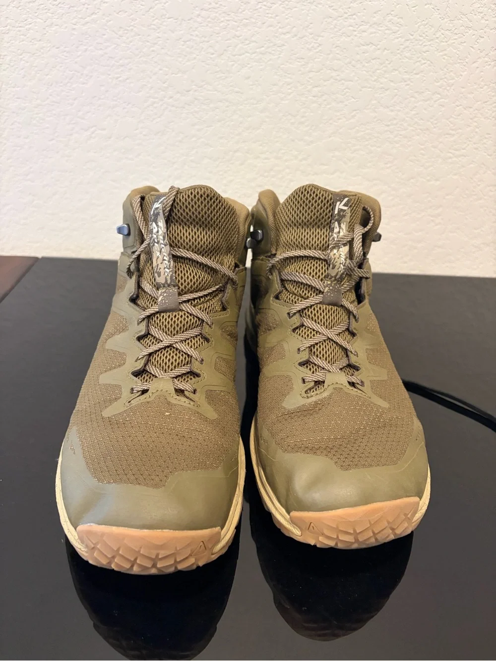 Keen Men's Hiking Boots in Olive/Tan
